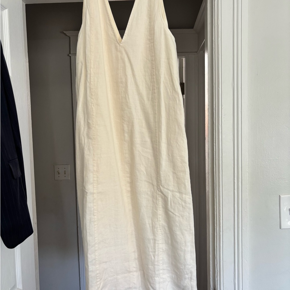 Everlane v-neck Mindi dress